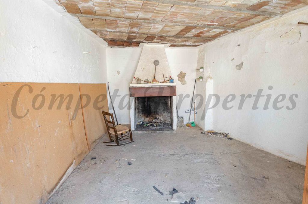 Property photo 3 of 14