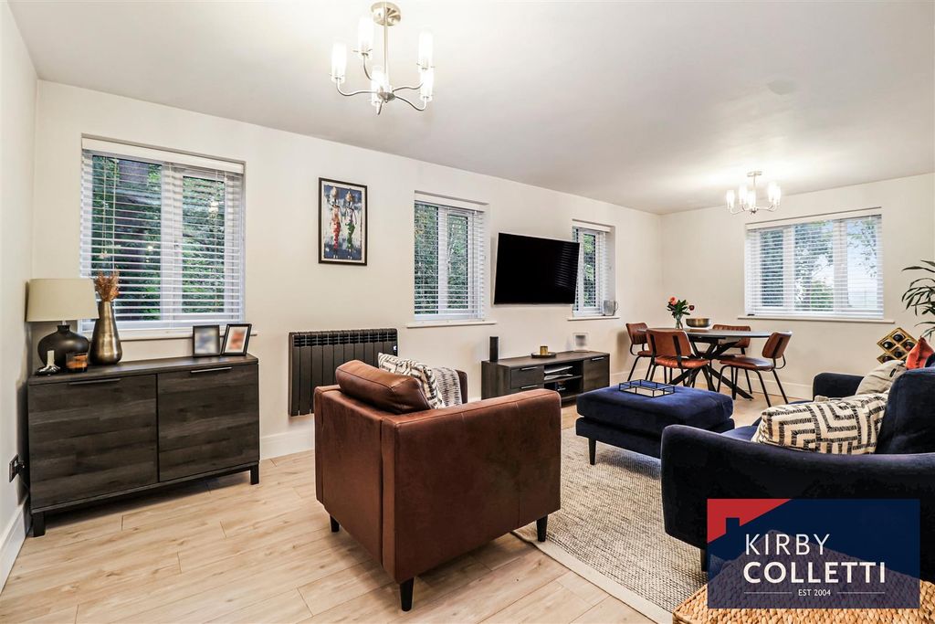 Property photo 2 of 18 21ft Lounge