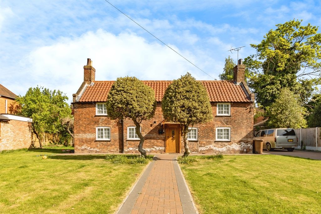 Property photo 1 of 17