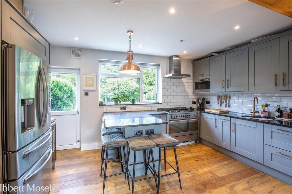 Property photo 3 of 16 17.Jpg