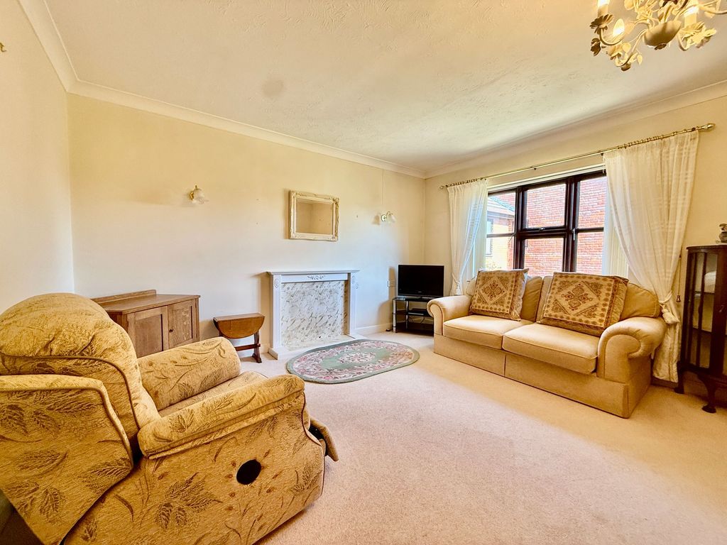 Property photo 2 of 8