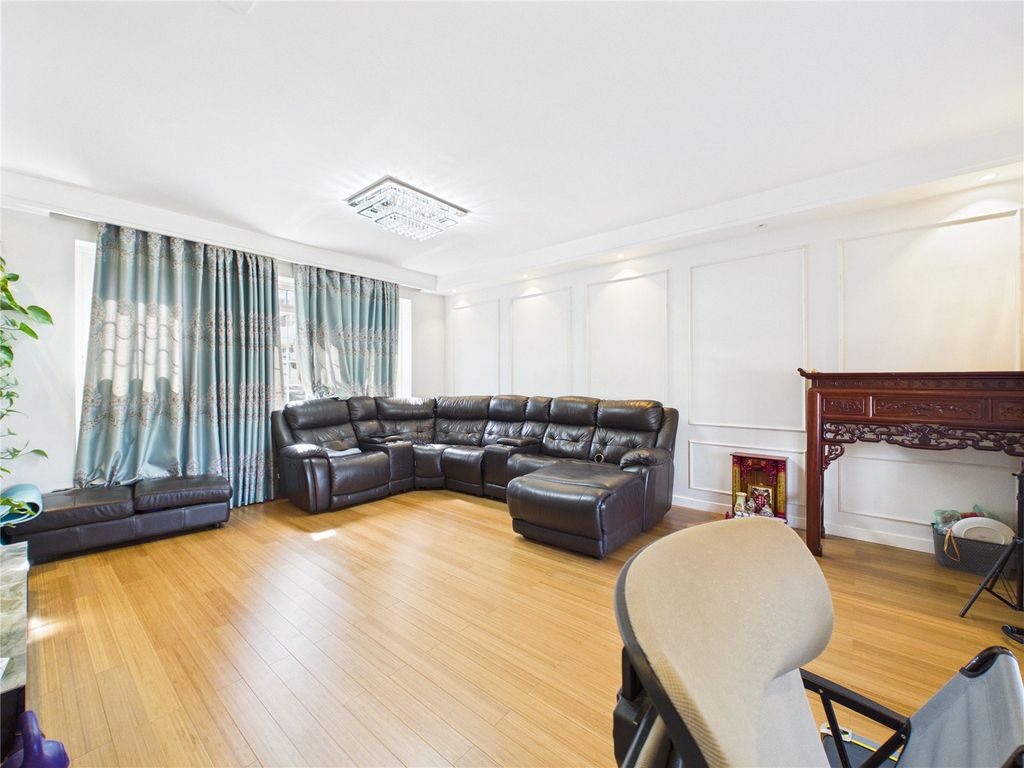 Property photo 3 of 27 Picture No. 11