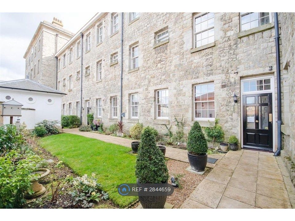 Property photo 1 of 28