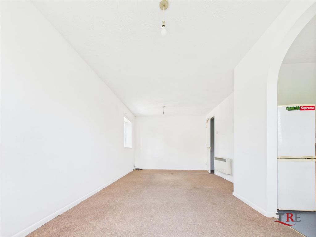 Property photo 3 of 6 Cam02489G0-Pr0182-Still005.Jpg