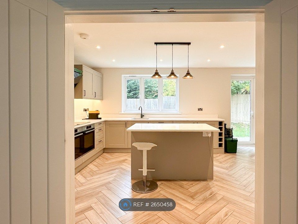 Property photo 2 of 28 Kitchen