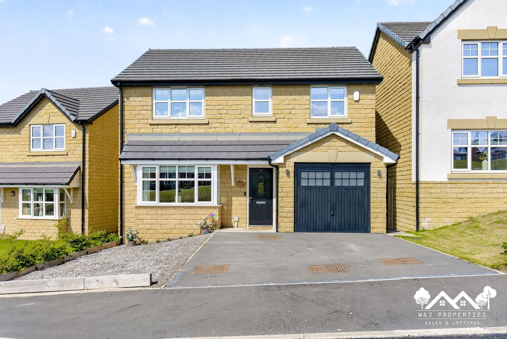 Property photo 1 of 37