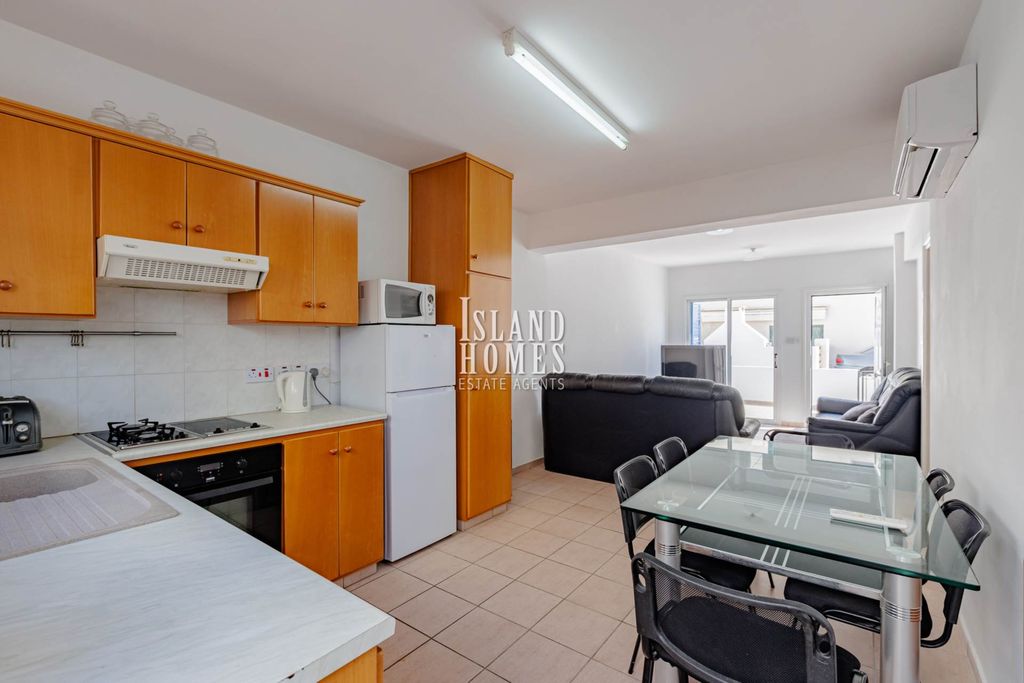 Property photo 2 of 27