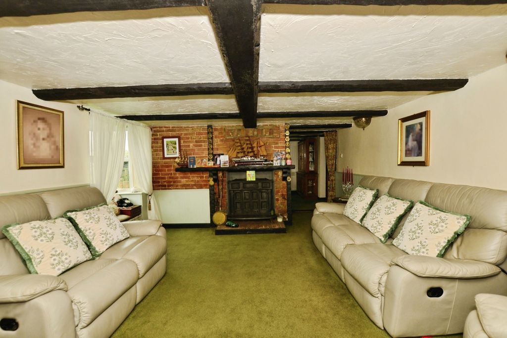 Property photo 3 of 18 Photo