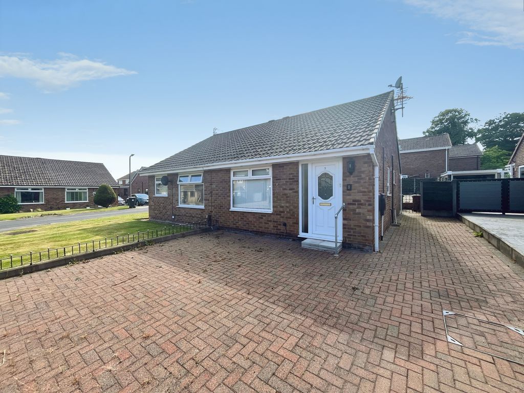 Property photo 1 of 8 External