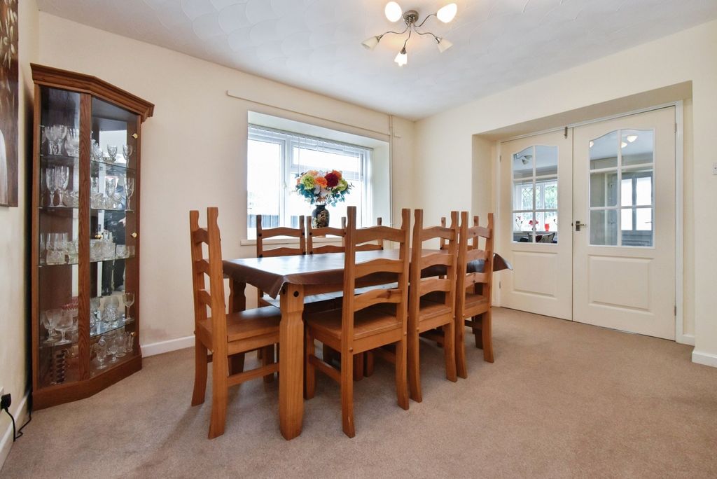 Property photo 3 of 15 Photo