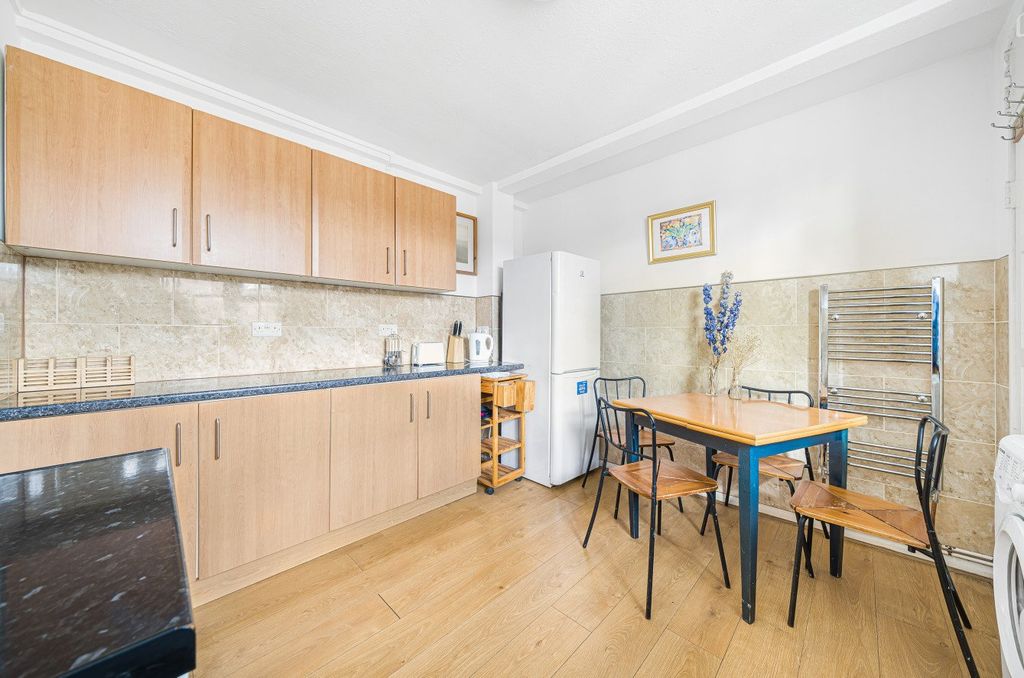 Property photo 3 of 18 Picture No. 04