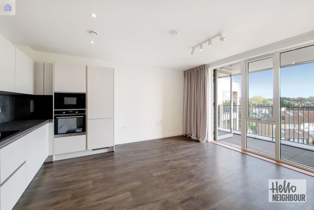 Property photo 3 of 11 Photo 2