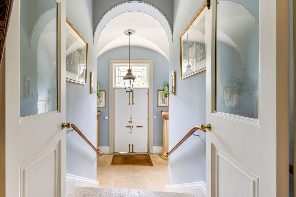 Property photo 3 of 27 Hallway