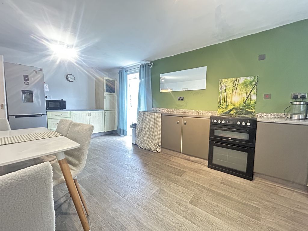 Property photo 3 of 17 Img_2266