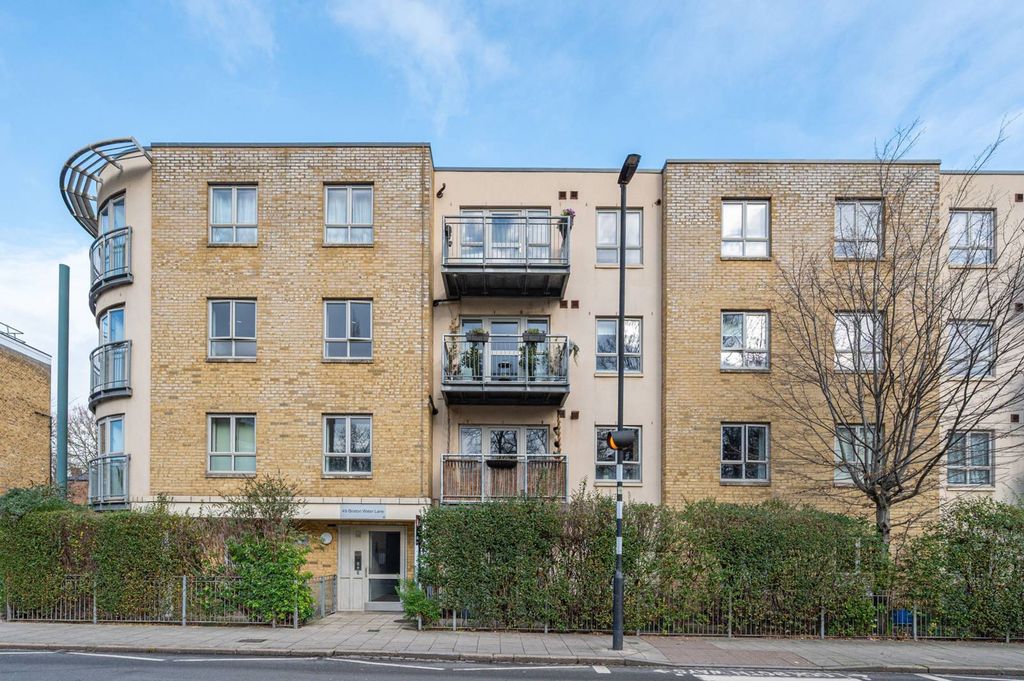 Property photo 2 of 22