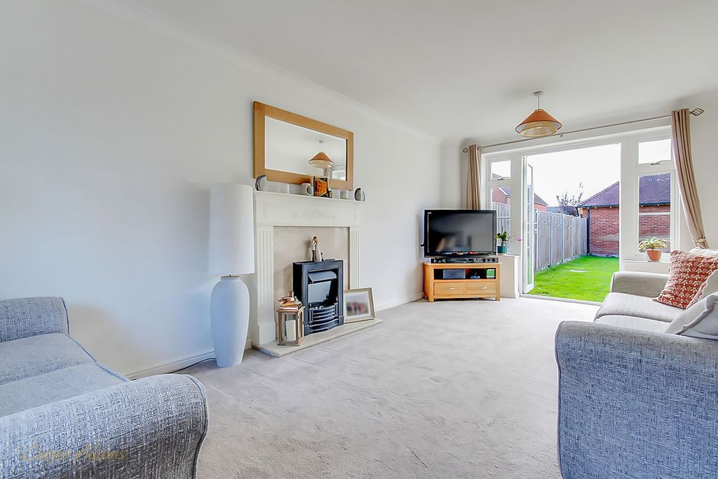 Property photo 2 of 13 Sitting Room