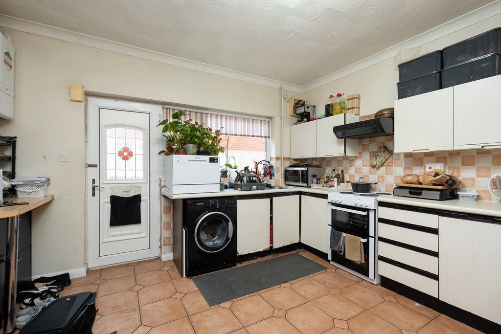 Property photo 2 of 9