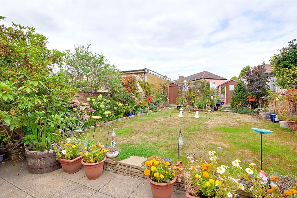 Property photo 3 of 19 Picture No. 18