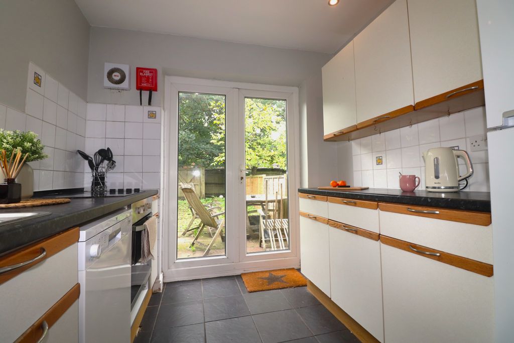 Property photo 3 of 5