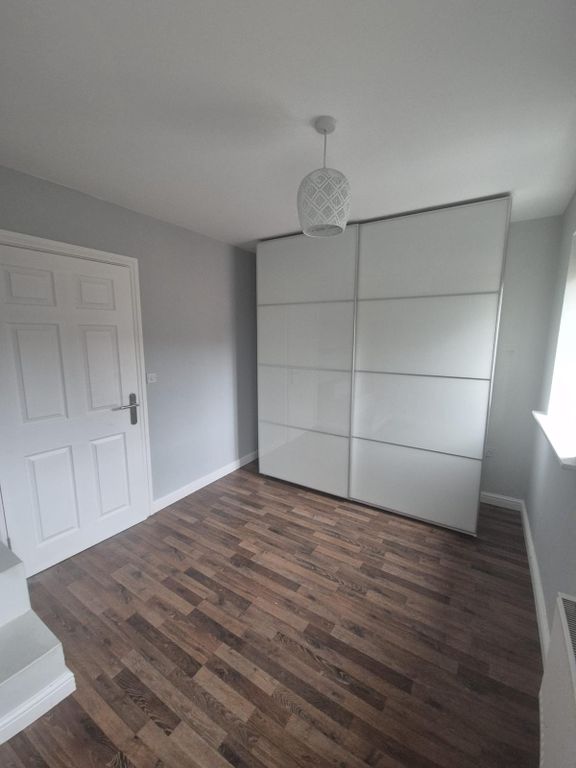 Property photo 3 of 8 Bedroom