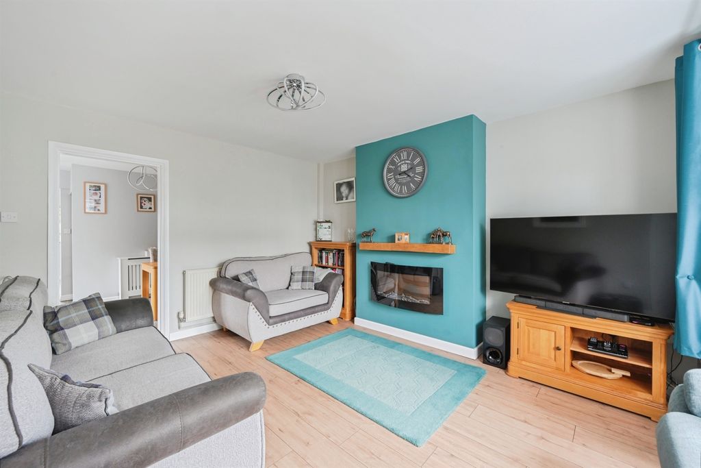 Property photo 3 of 17