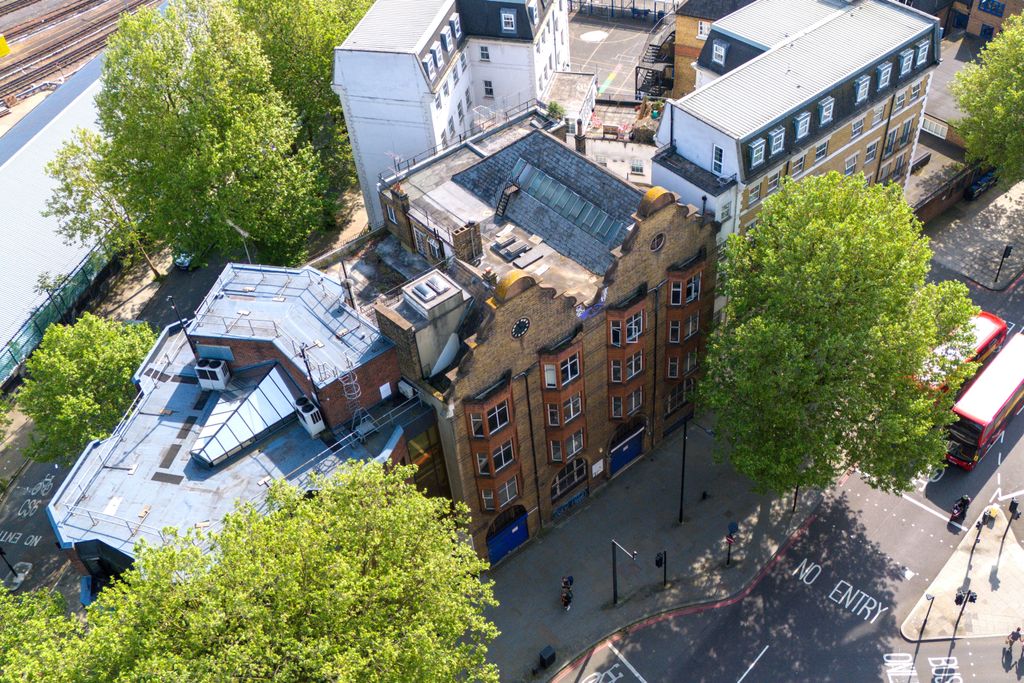 Property photo 3 of 16 5 Westminster Bridge Road, Southwark, London Se1 7Xw