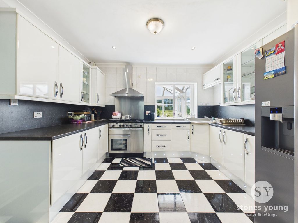 Property photo 3 of 33