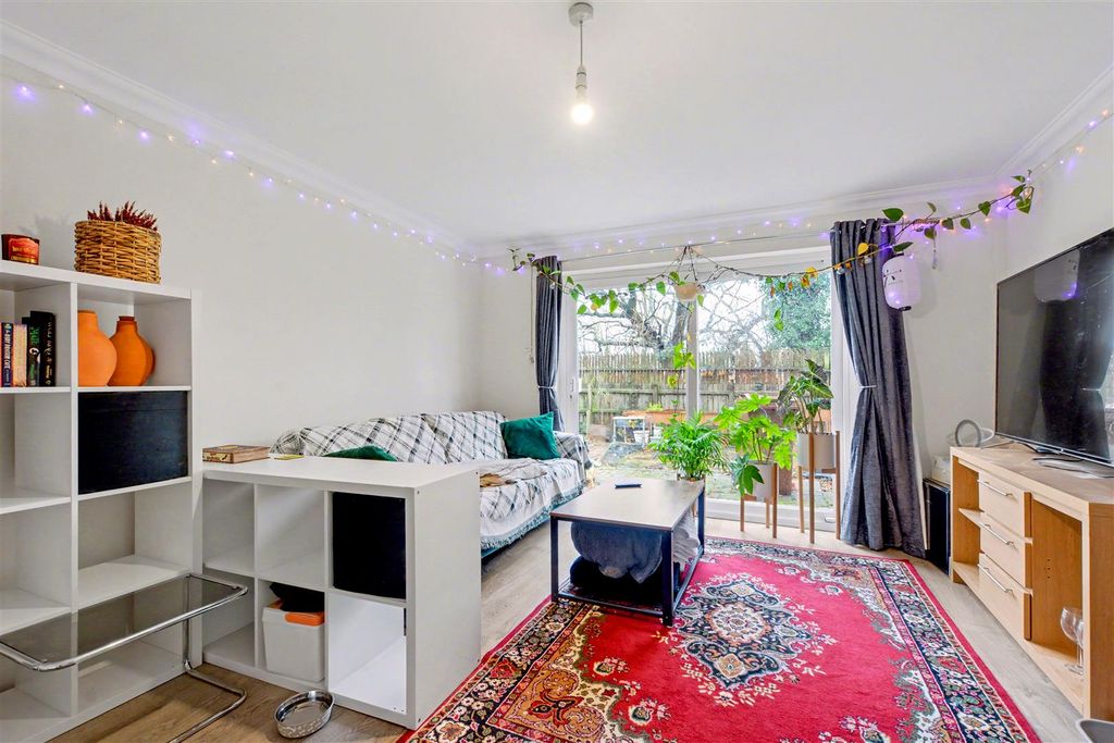 Property photo 3 of 12 Lounge_1.Jpeg