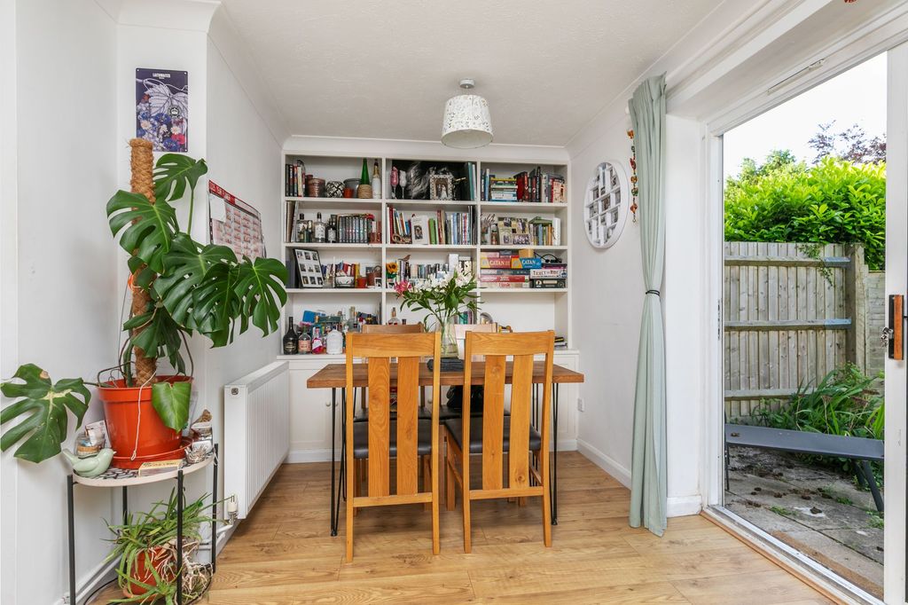 Property photo 3 of 9
