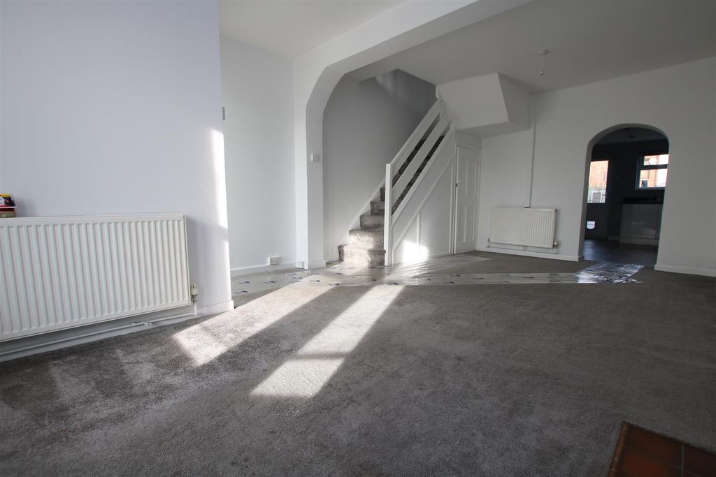 Property photo 2 of 15 Living Dining 3.Jpg