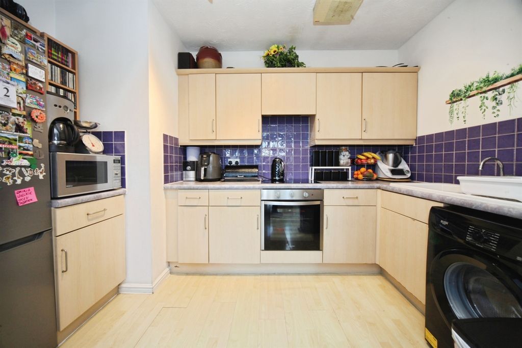 Property photo 2 of 10