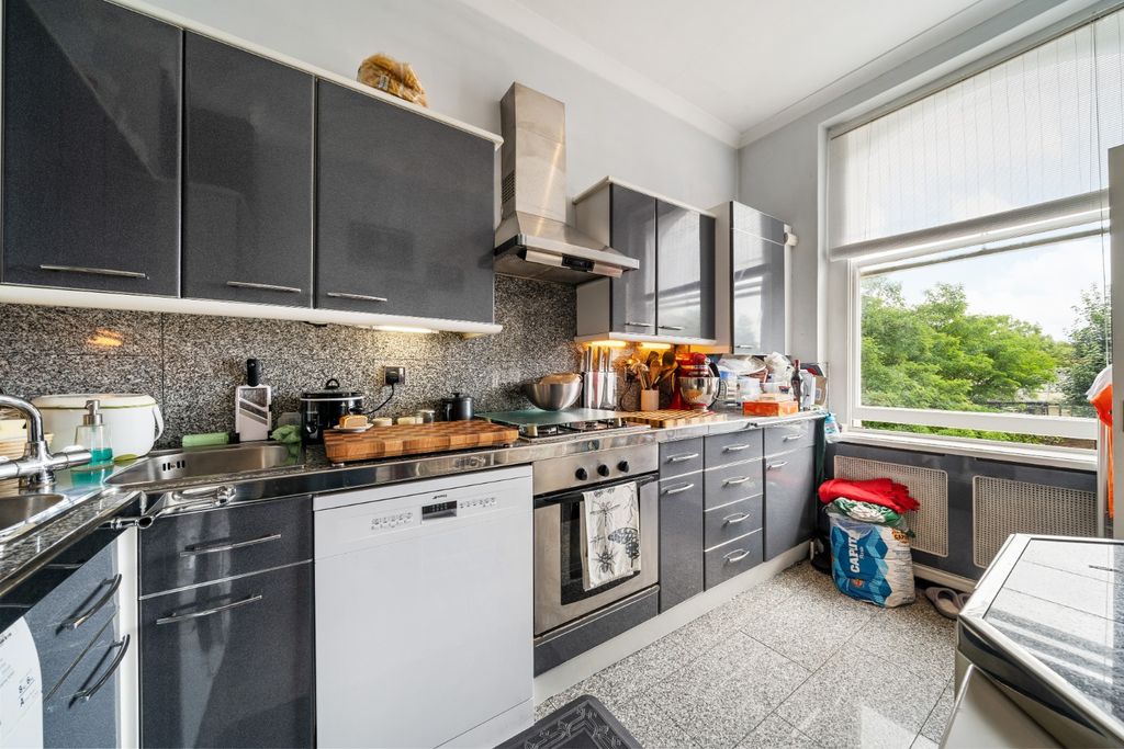 Property photo 3 of 9 4800024