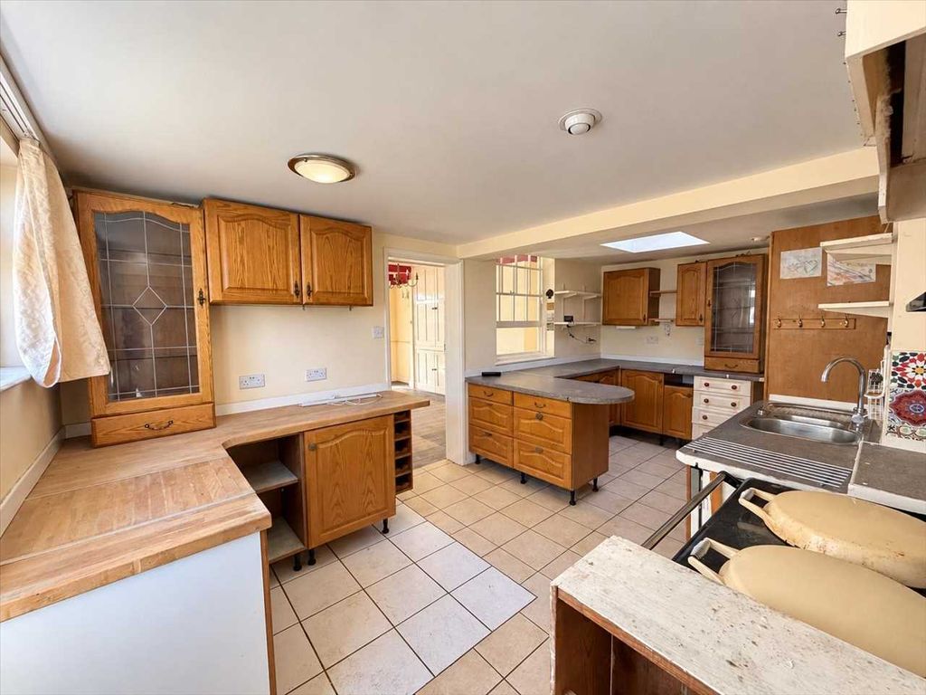 Property photo 3 of 20
