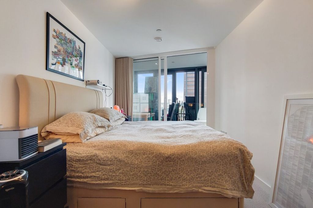 Property photo 3 of 11 2_Master Bedroom-0