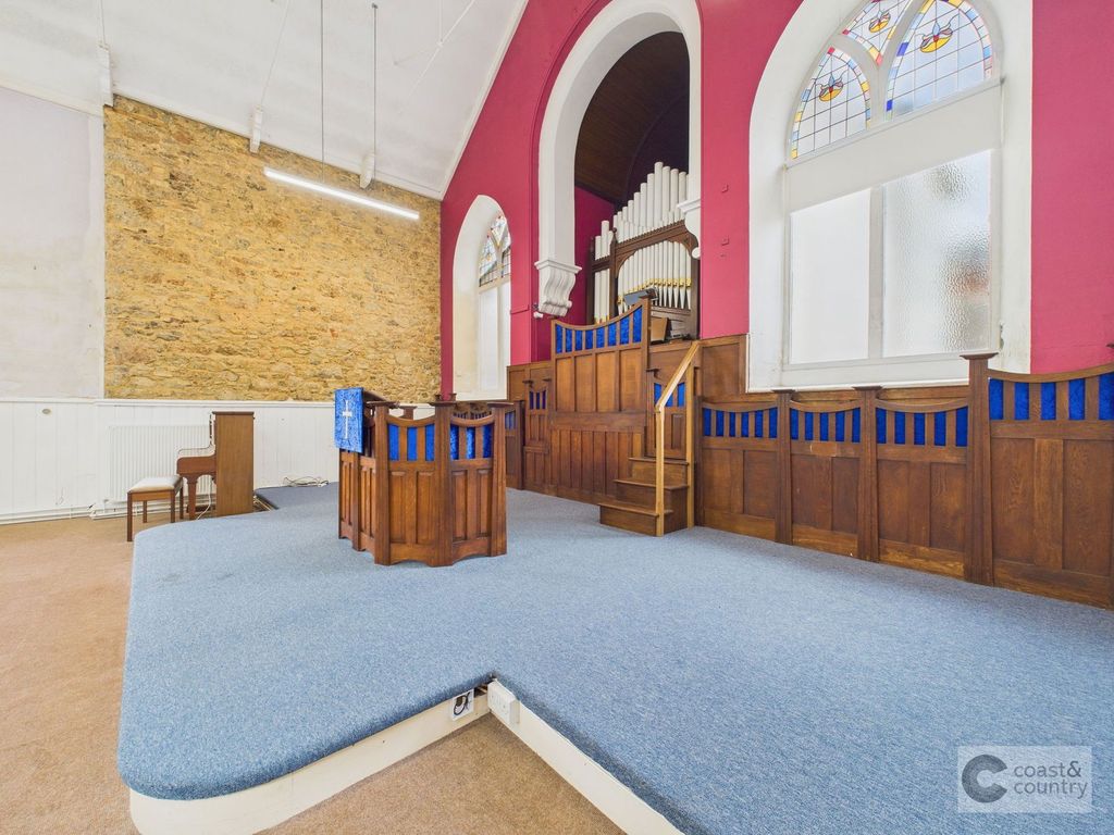 Property photo 3 of 13