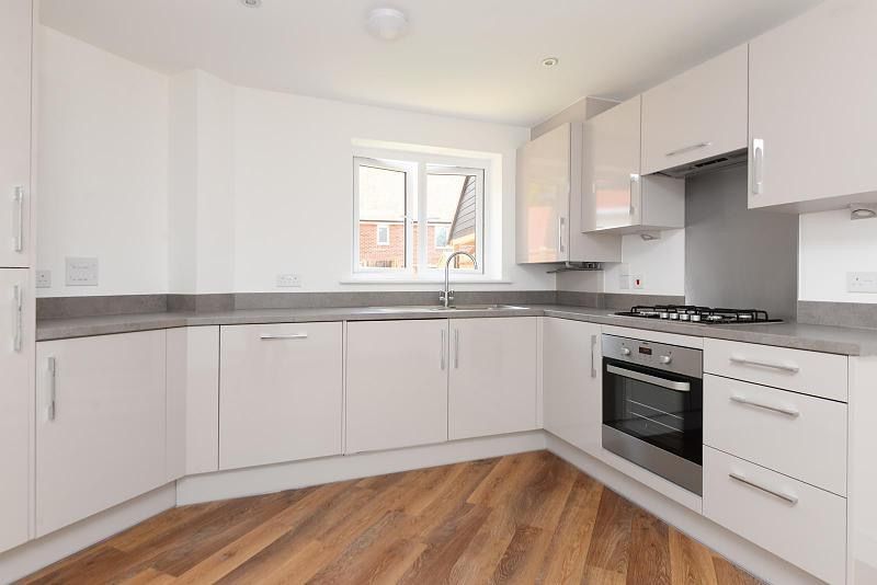 Property photo 2 of 14 1670046