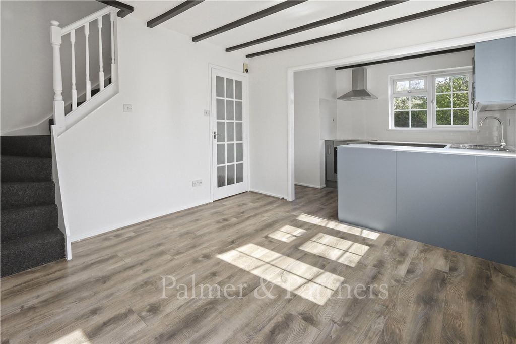 Property photo 3 of 10 Kitchen/ Living Area