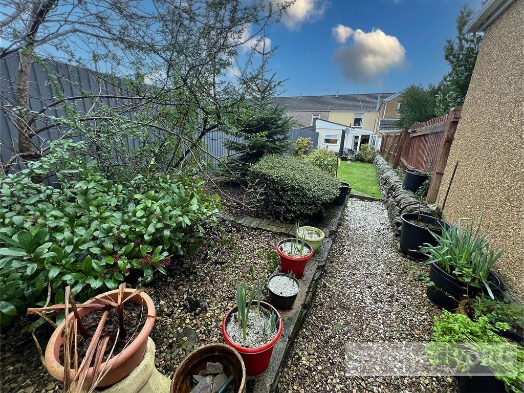 Property photo 2 of 13 Picture No. 10