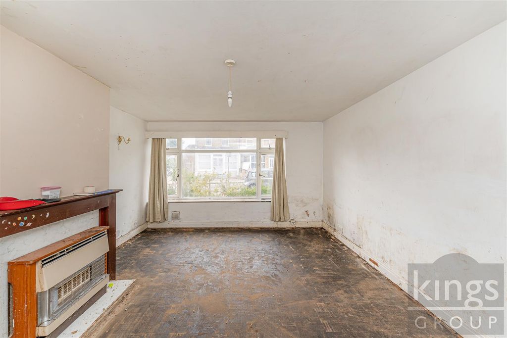 Property photo 3 of 12