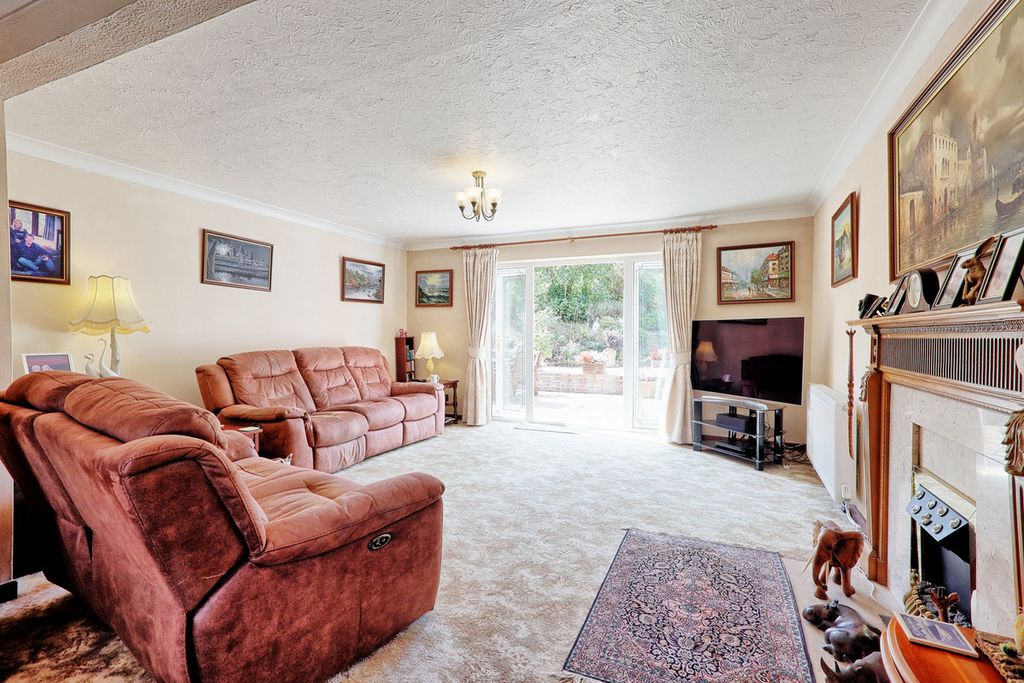 Property photo 3 of 37