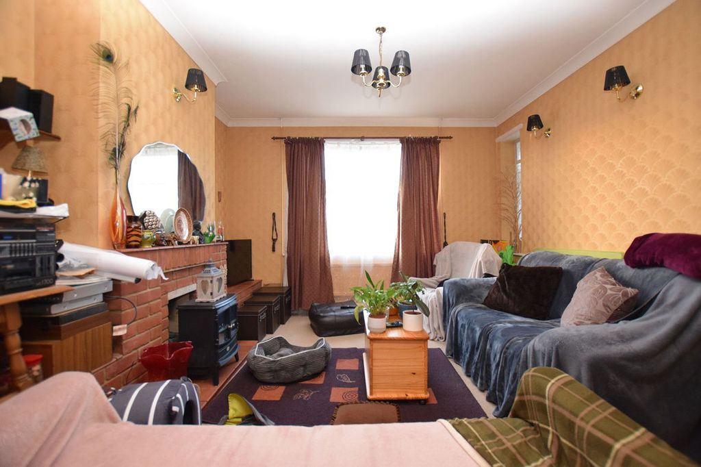 Property photo 2 of 9