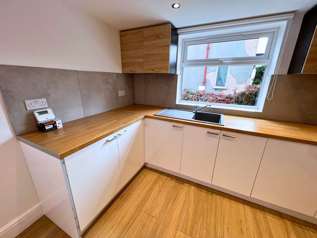 Property photo 3 of 17 Gallery