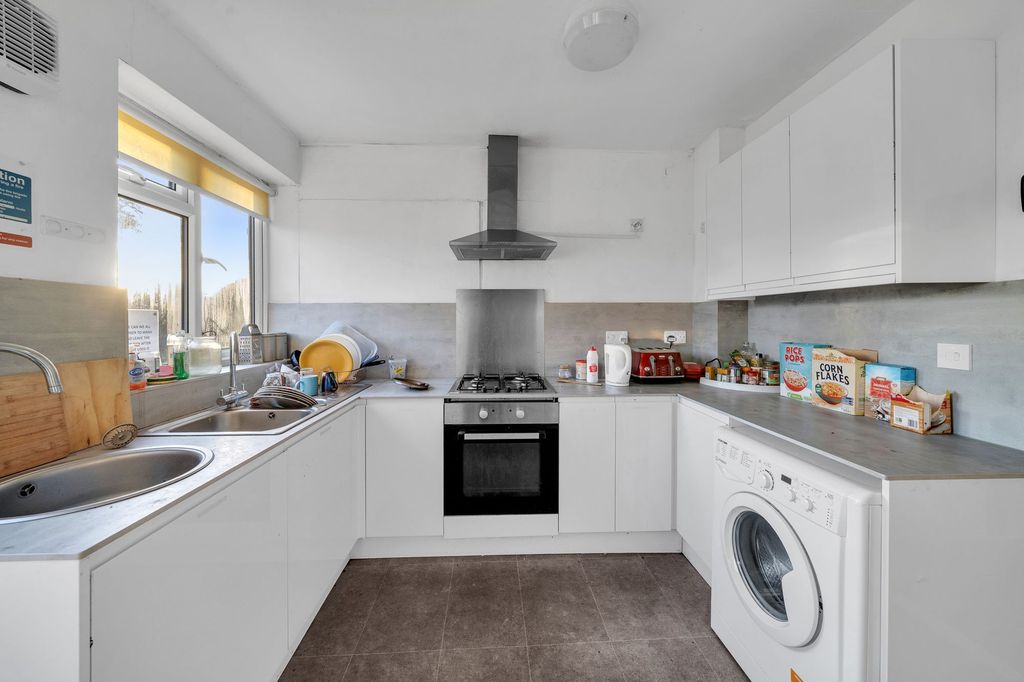 Property photo 3 of 30