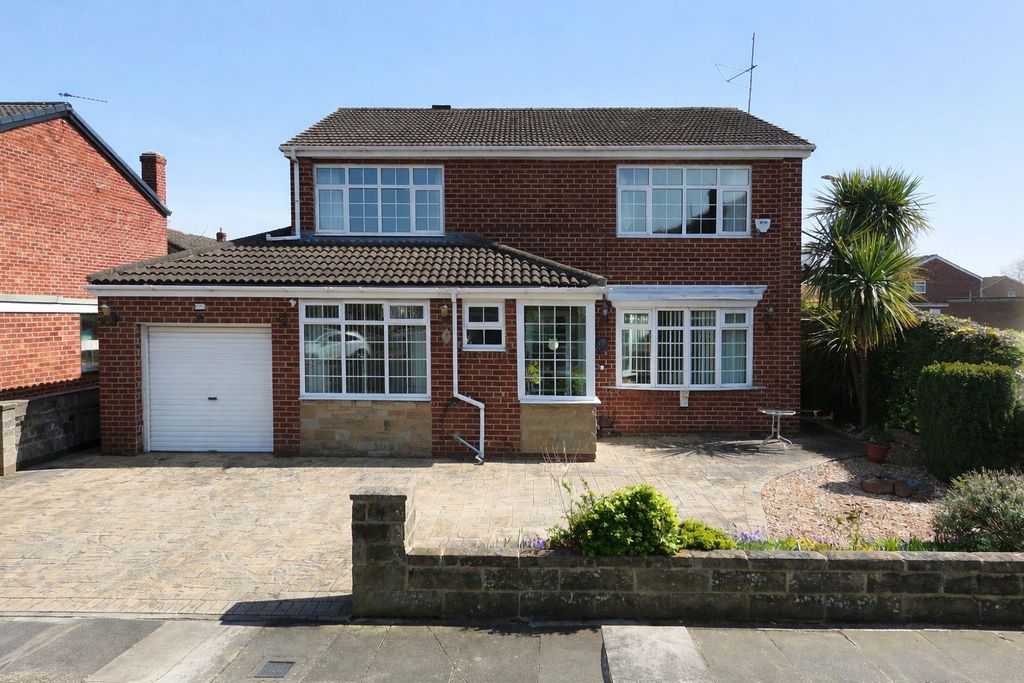 Property photo 1 of 35