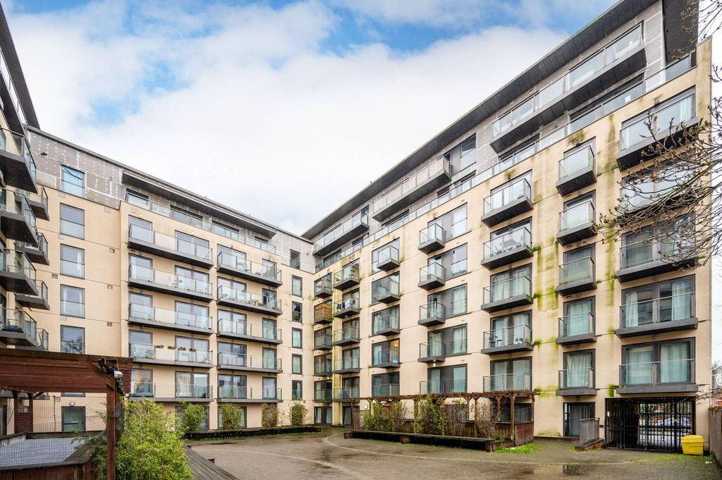 Property photo 2 of 9