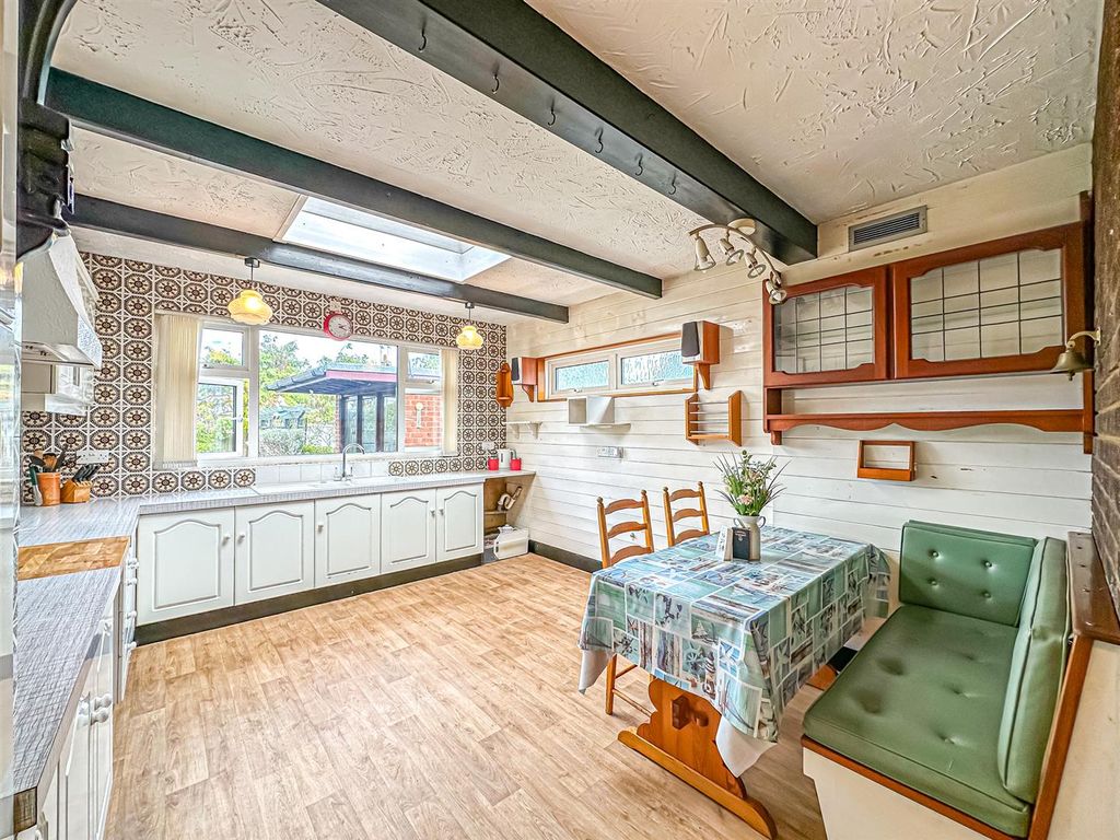 Property photo 3 of 42