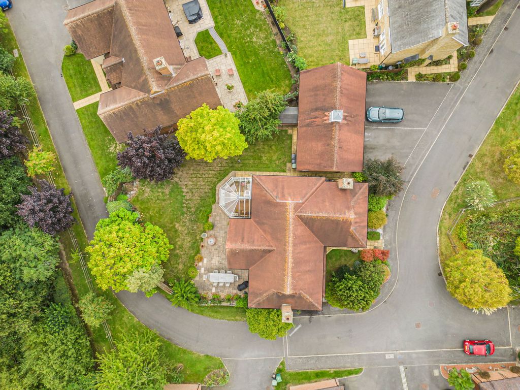 Property photo 2 of 40