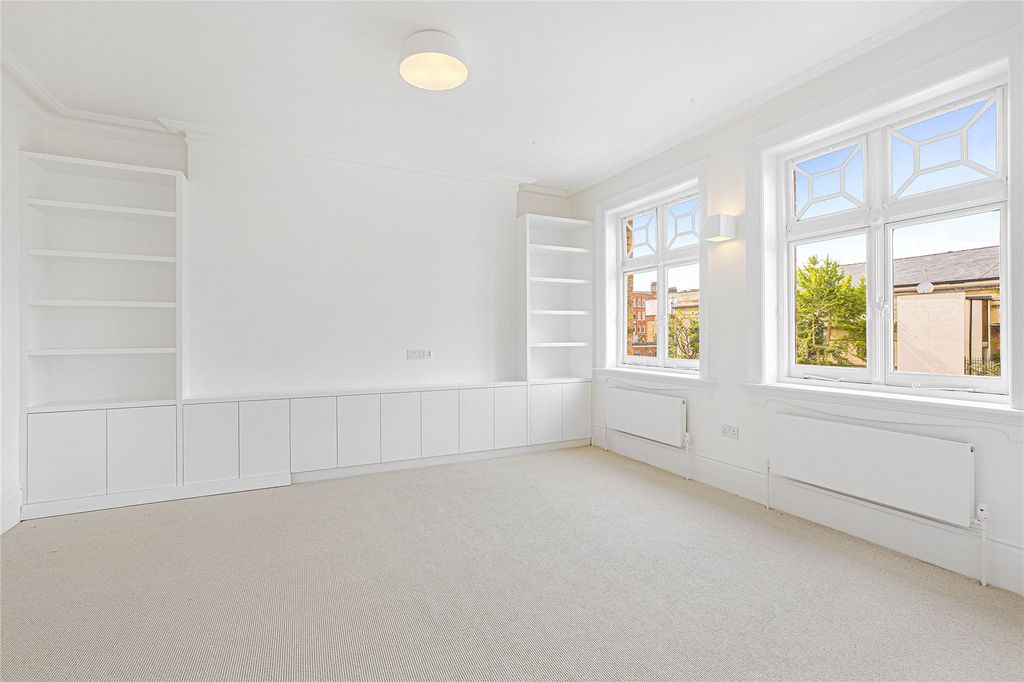 Property photo 2 of 13 Picture No. 17