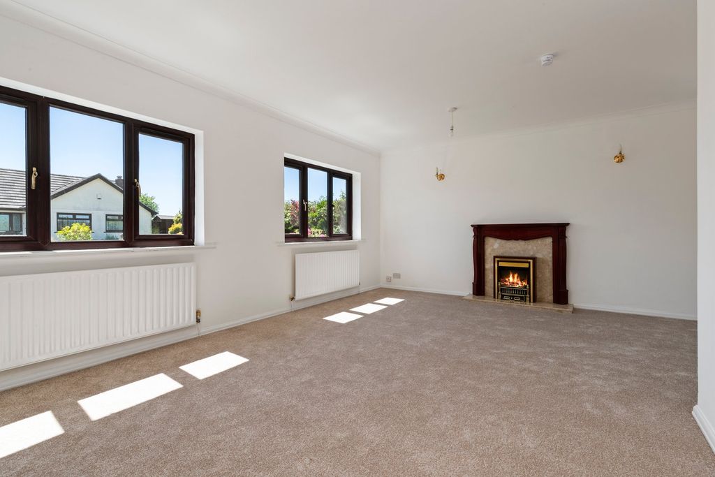 Property photo 2 of 26