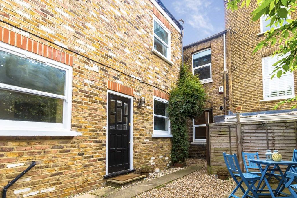 Property photo 1 of 6